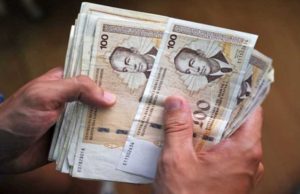 PRESTALE BITI ZAKONSKO SREDSTVO PLAĆANJA: Ne zaboravite zamijeniti novčanice: Rok je 31. decembar… PRESTALE BITI ZAKONSKO SREDSTVO PLAĆANJA: Ne zaboravite zamijeniti novčanice: Rok je 31. decembar...