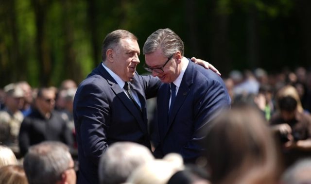 DODIK I VUČIĆ ZAPOČELI RAT: Ko je pokrenuo tenziju i šta dolazi? Evo pozadine i mogućeg ishoda