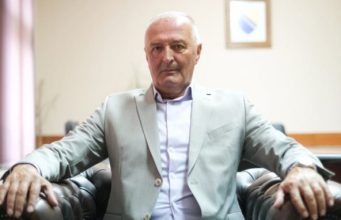 ZUKAN HELEZ POSLAO OŠTRU PORUKU FSBiH: “Ne mogu, a da otvoreno ne kažem…” ZUKAN HELEZ POSLAO OŠTRU PORUKU FSBiH: “Ne mogu, a da otvoreno ne kažem…”
