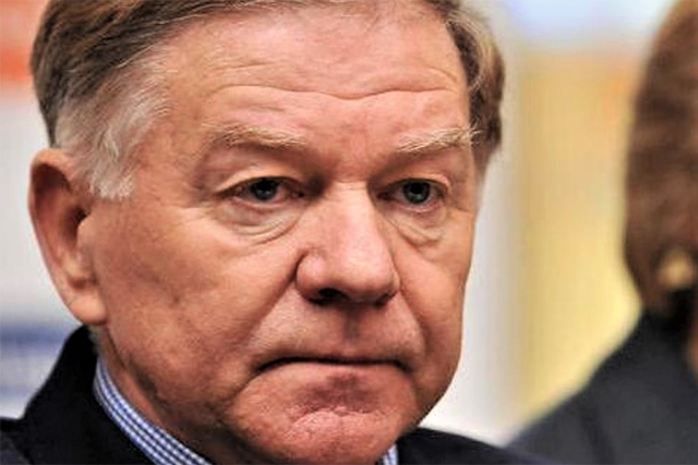 KOMŠIĆ PODIGAO BURU: U Daytonu trebalo likvidirati RS, Alija sve priznao