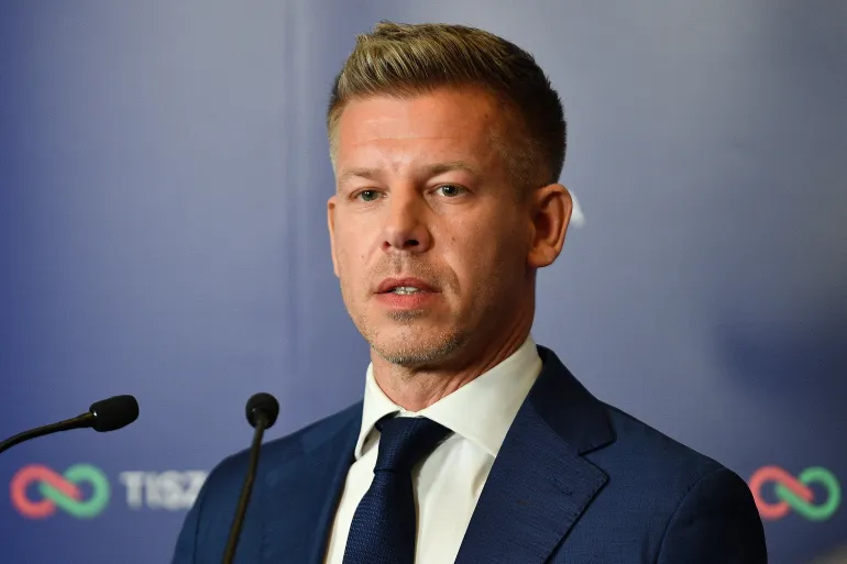 VUČIĆ U PANICI! Magyar poslao poruku koja je odjeknula Srbijom!