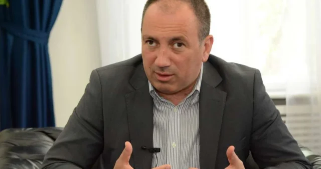 Crnadak o nastupu Vulić: “Politička šizofrenija najluđe kategorije”