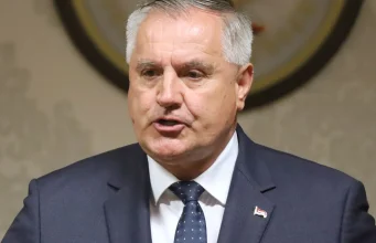 Nakon što je “izbačen” iz premijerske fotelje: – Višković ostaje bez još jedne privilegije Nakon što je "izbačen" iz premijerske fotelje: Višković ostaje bez još jedne privilegije