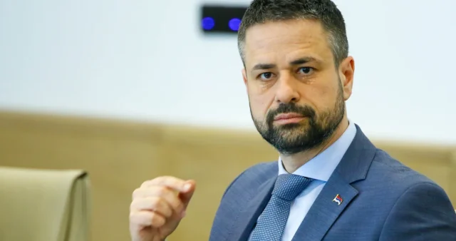 „Patetika level pro“: Amidžićeva zamjena teza i proizvodnja netrpeljivosti prema Bošnjacima